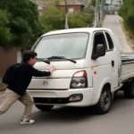 급경사 트럭 고등학생